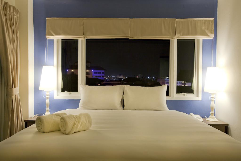 Wiz Hotel Pattaya Exteriör bild