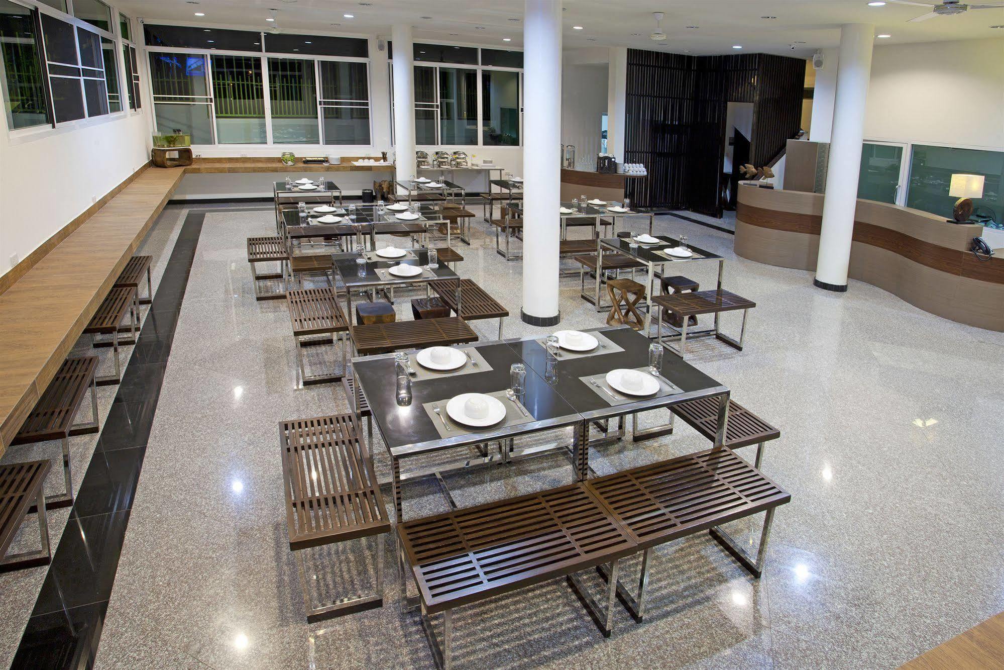 Wiz Hotel Pattaya Exteriör bild