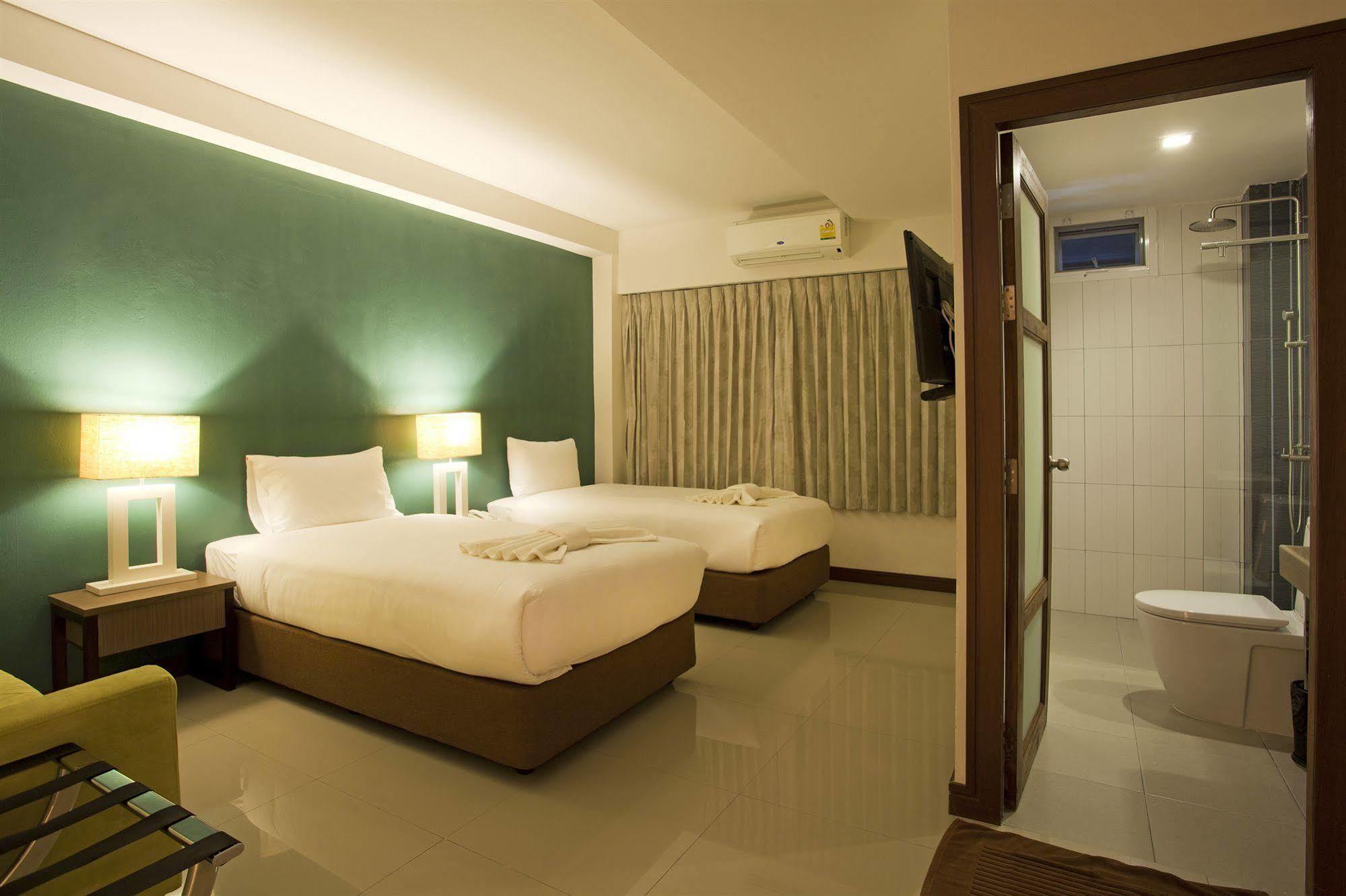 Wiz Hotel Pattaya Exteriör bild