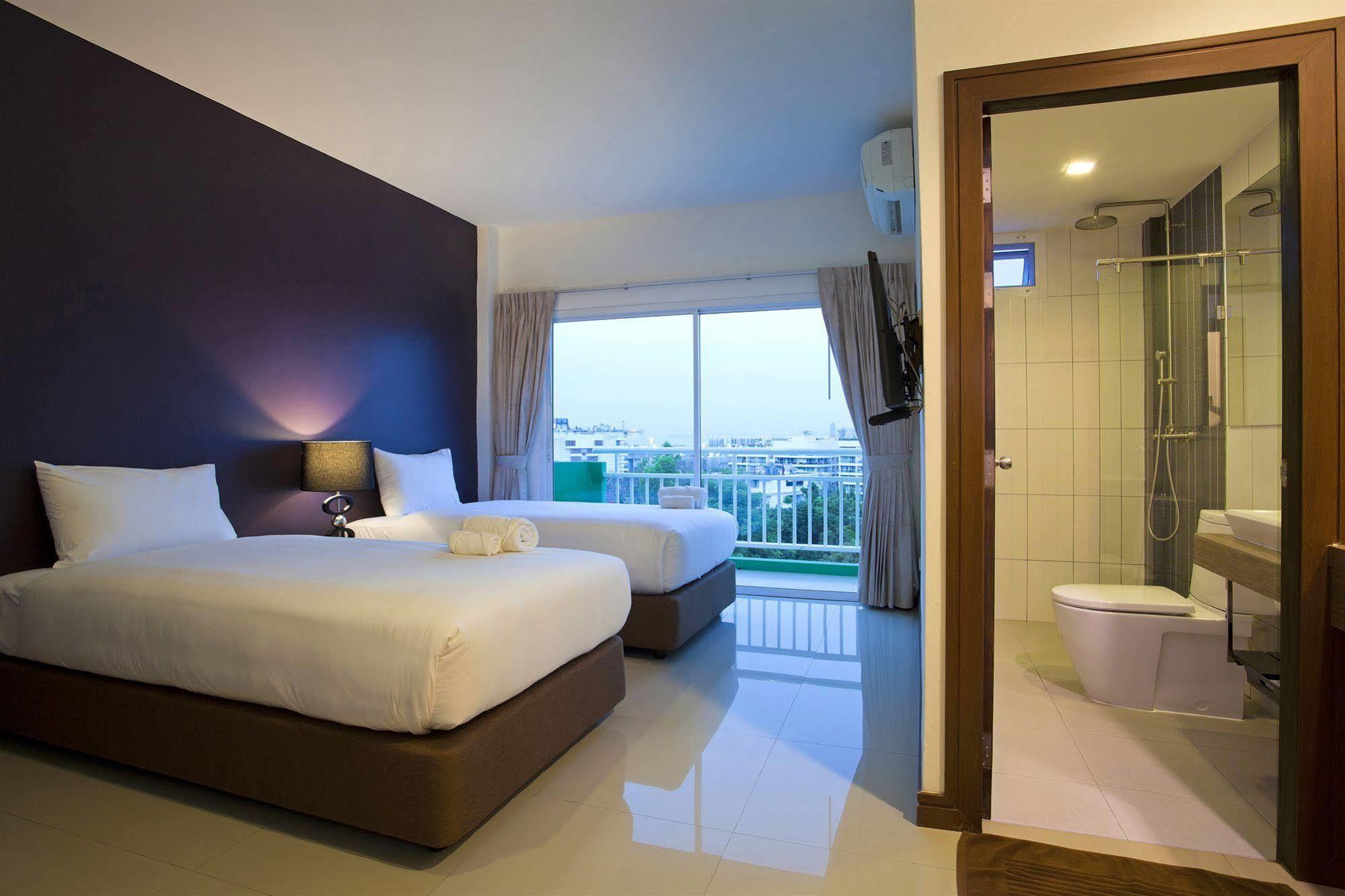 Wiz Hotel Pattaya Exteriör bild