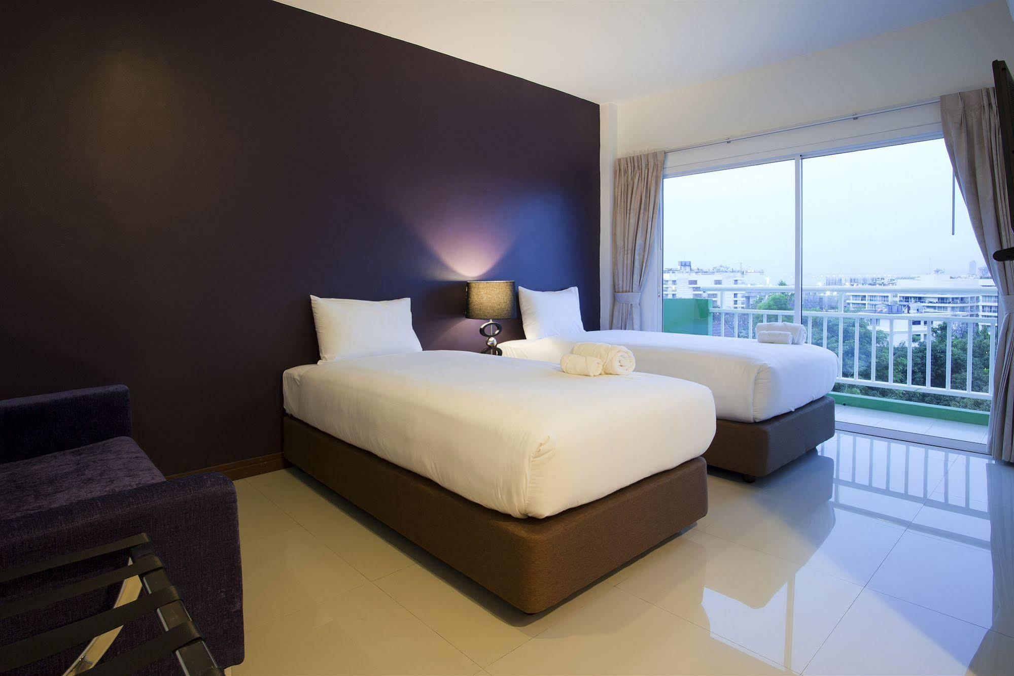 Wiz Hotel Pattaya Exteriör bild
