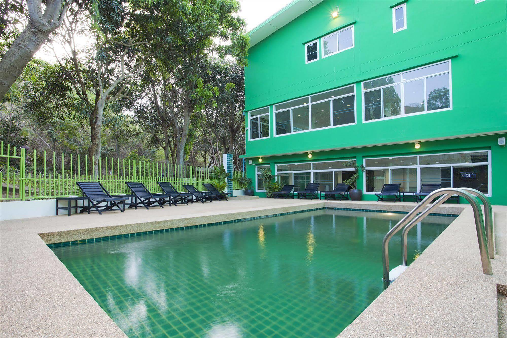 Wiz Hotel Pattaya Exteriör bild