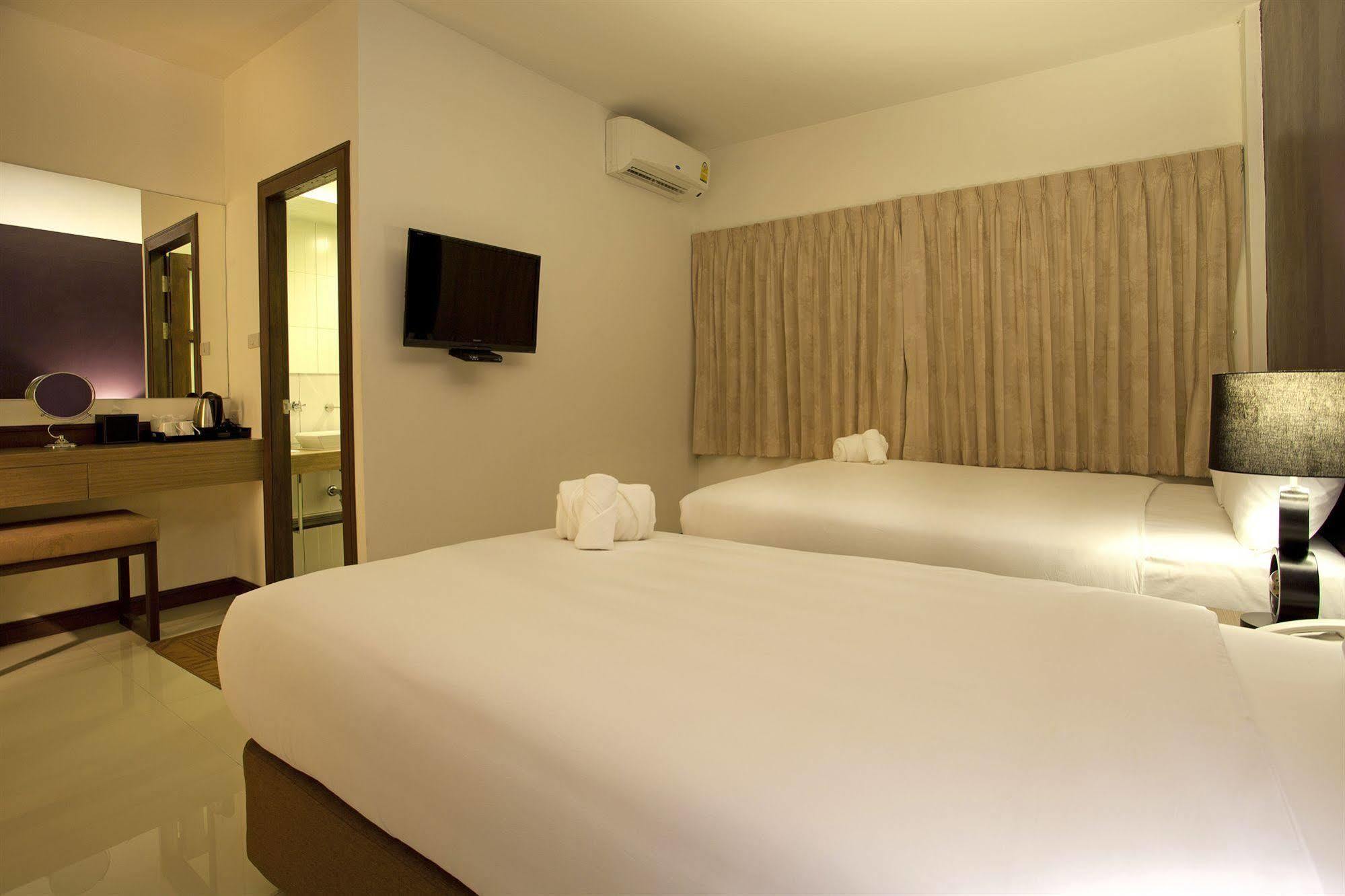 Wiz Hotel Pattaya Exteriör bild
