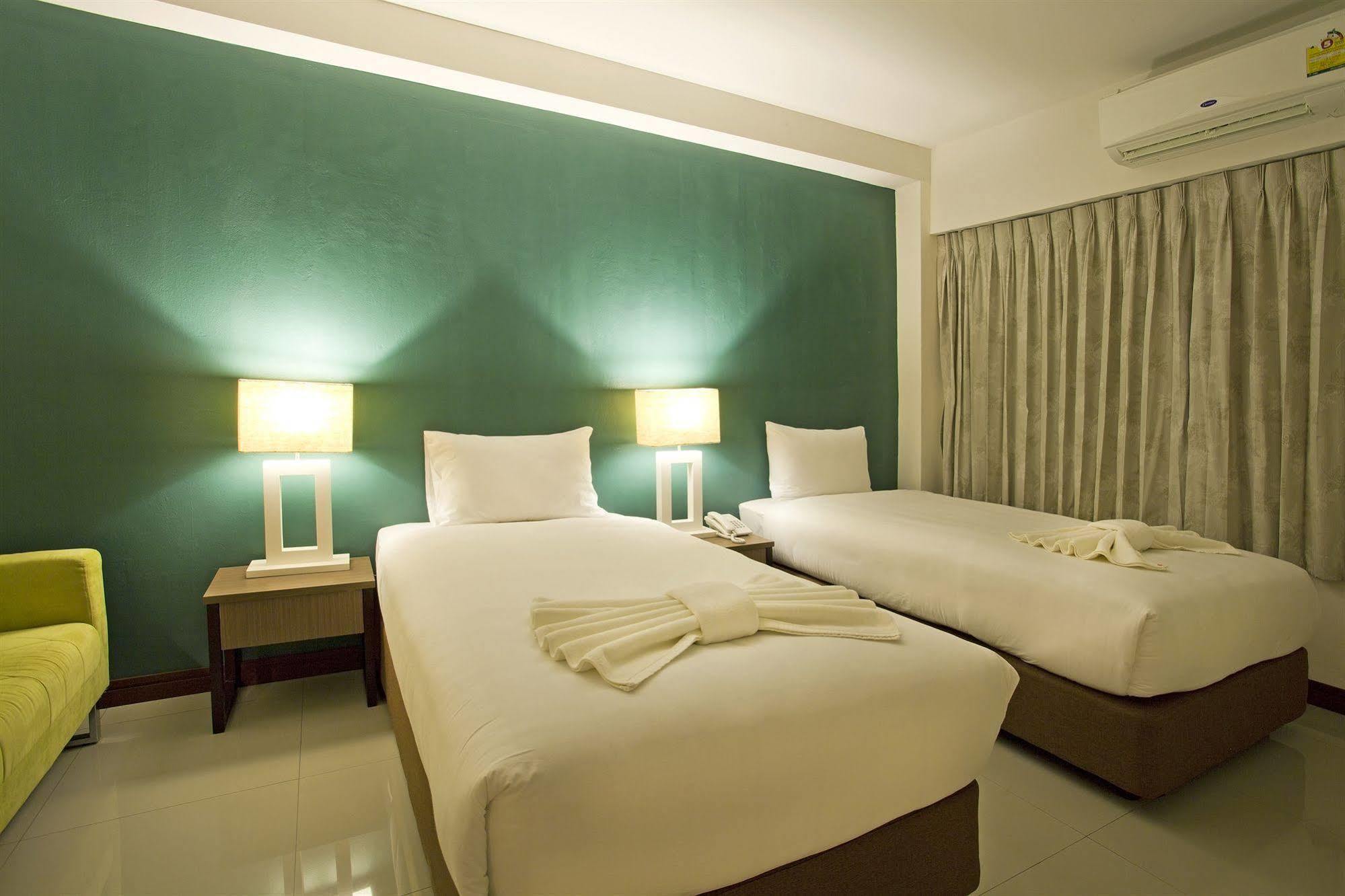Wiz Hotel Pattaya Exteriör bild