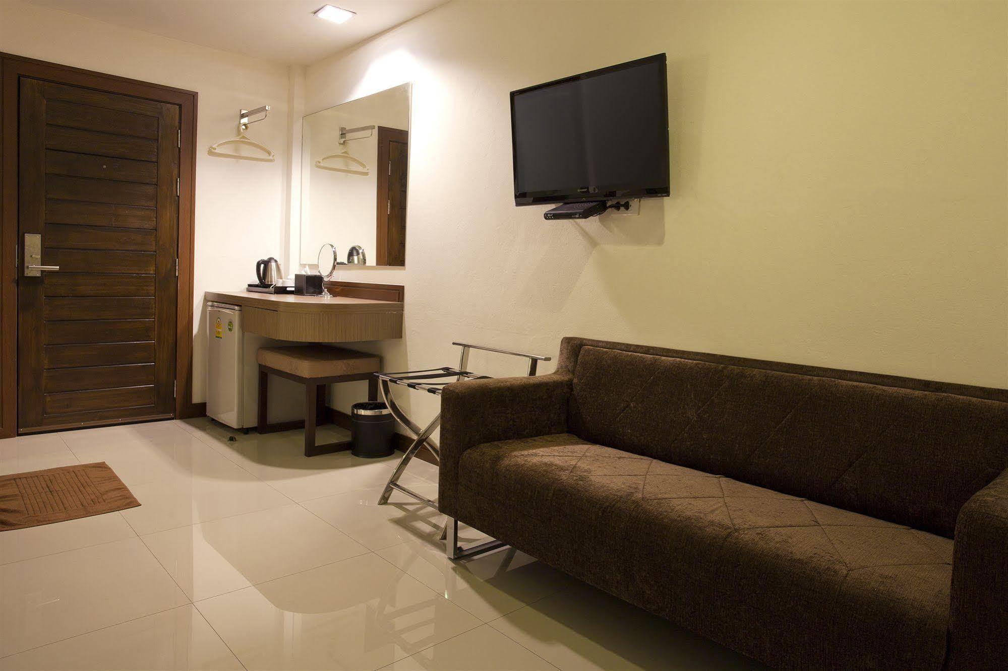 Wiz Hotel Pattaya Exteriör bild
